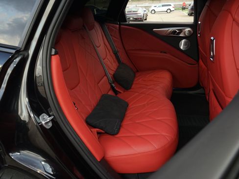 Used 2023 BMW XM image 21