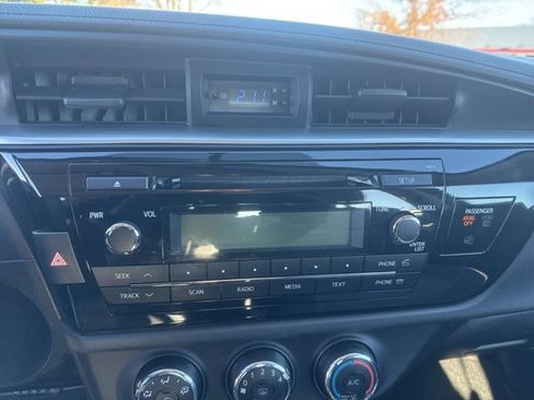 Used 2015 Toyota Corolla L image 30