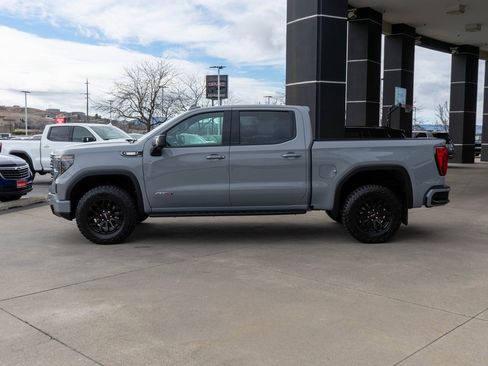 Used 2024 GMC Sierra 1500 AT4 w/ Technology Package image 4
