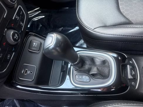 Used 2021 Jeep Compass Latitude w/ Sun and Sound Group FWD image 18