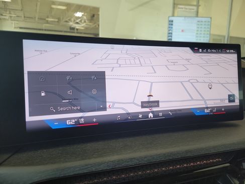 Used 2025 BMW M240i xDrive Coupe w/ Premium Package image 26