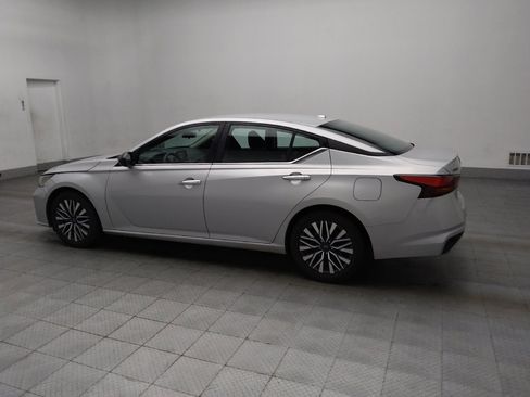 Used 2024 Nissan Altima 2.5 SV image 3