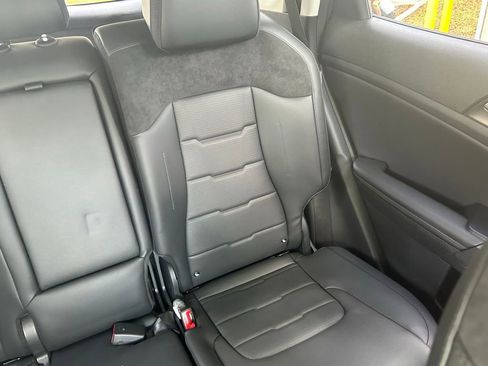 Used 2026 Kia Sportage SX image 14