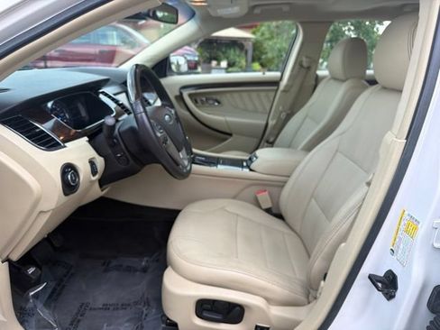 Used 2015 Ford Taurus Limited w/ Equipment Group 301A FWD image 14