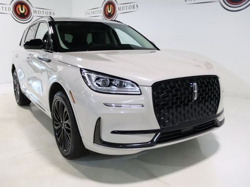 Used 2023 Lincoln Corsair Reserve w/ Jet Appearance Package AWD/4WD image 16