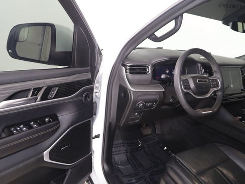 Used 2022 Jeep Wagoneer Series II AWD/4WD image 49