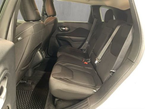 Used 2015 Jeep Cherokee Latitude w/ Cold Weather Group image 20