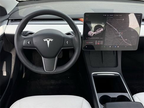 Used 2021 Tesla Model 3 Standard Range image 11