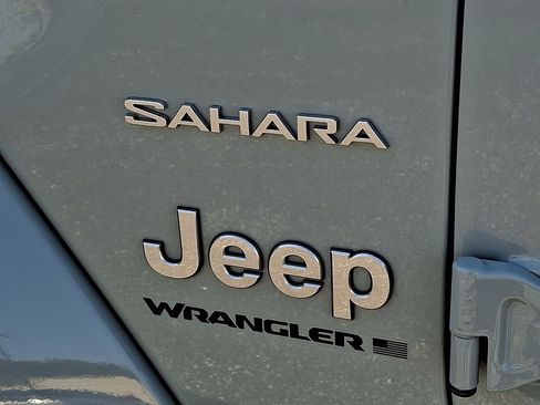 Used 2024 Jeep Wrangler Unlimited Sahara AWD/4WD image 30