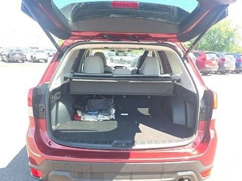 Used 2023 Subaru Forester Premium AWD/4WD image 6