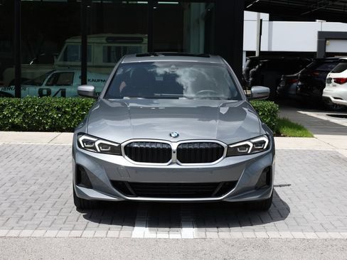 Used 2025 BMW 330i Sedan w/ Premium Package RWD image 3