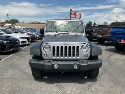 Used 2018 Jeep Wrangler Unlimited Sport S AWD/4WD image 3