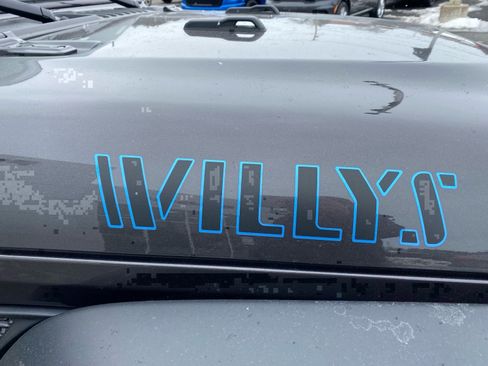 Used 2025 Jeep Wrangler Willys image 27