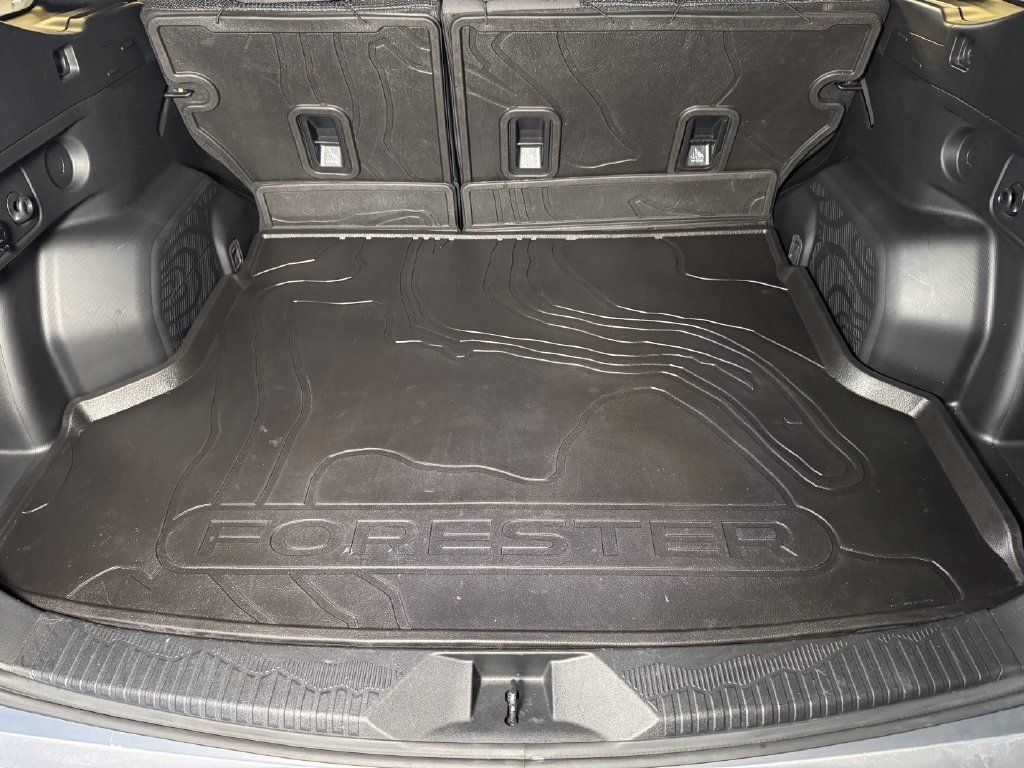Used 2025 Subaru Forester Premium AWD/4WD image 23