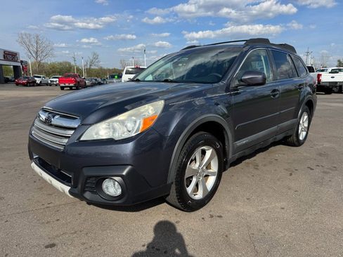 Used 2014 Subaru Outback 2.5i Limited w/ Moonroof Package AWD/4WD image 1