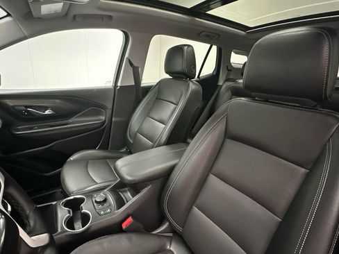 Used 2024 GMC Terrain SLT AWD/4WD image 9