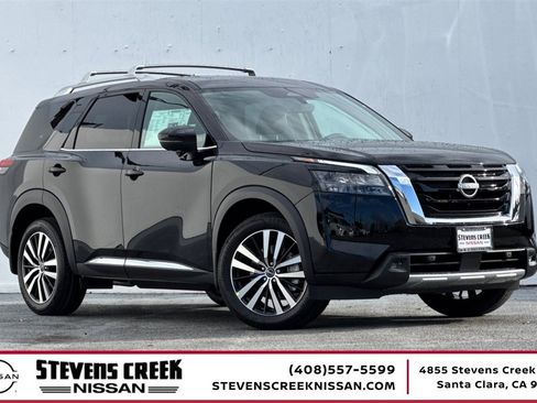 New 2025 Nissan Pathfinder Platinum image 1