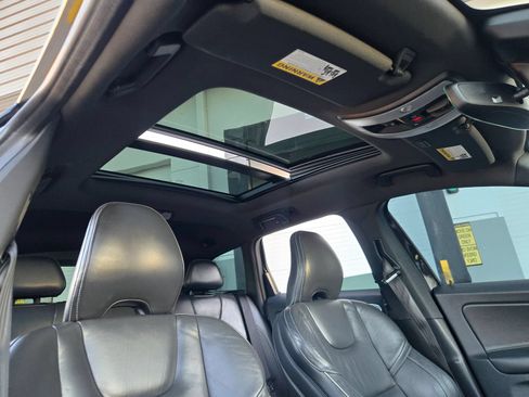 Used 2016 Volvo XC60 T6 R-Design AWD/4WD image 29