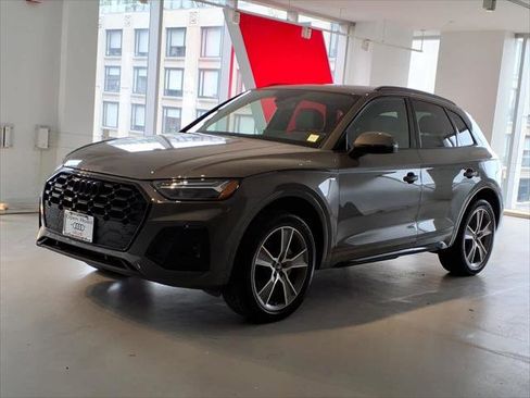 Certified 2025 Audi Q5 2.0T Premium AWD/4WD image 1