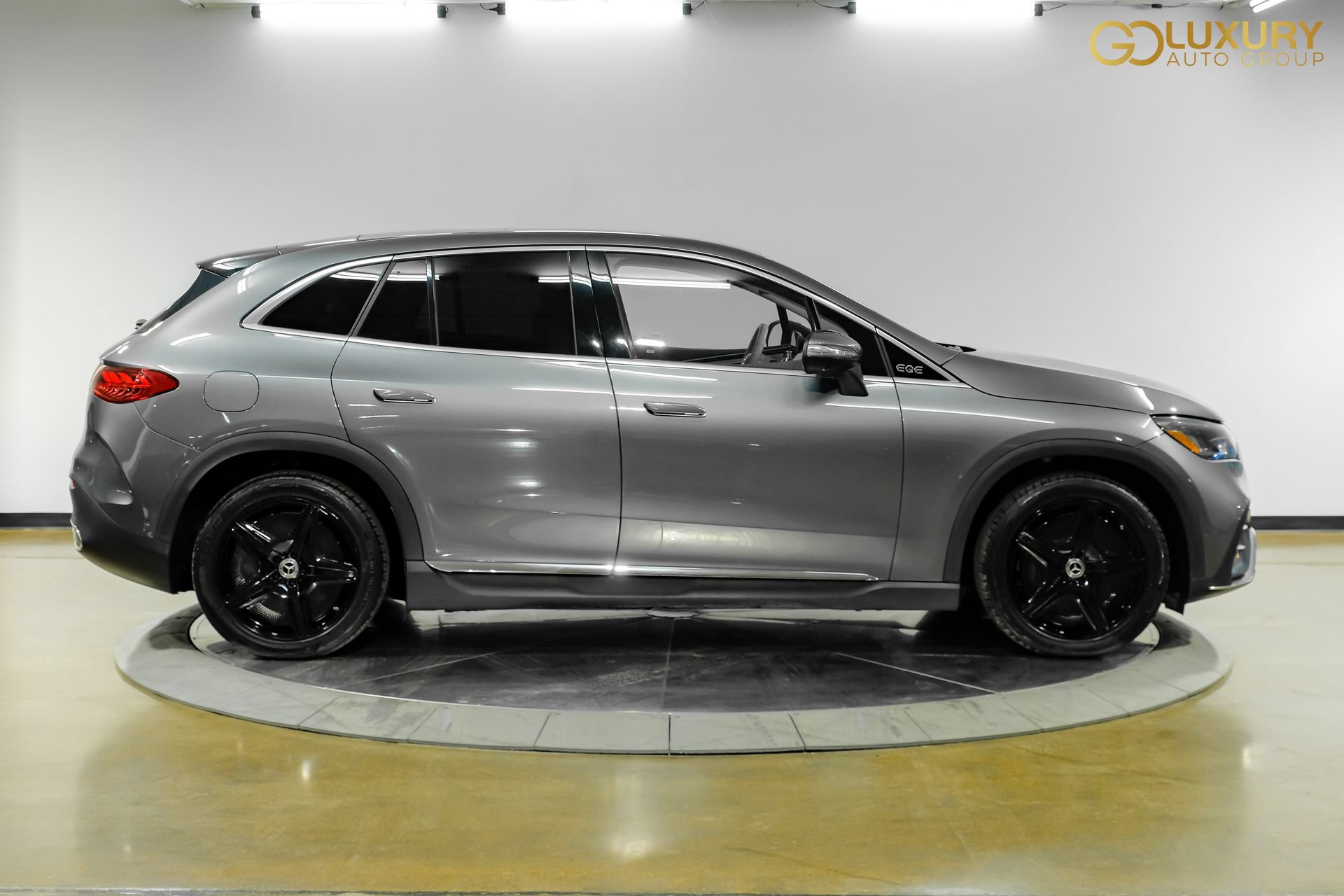 Used 2023 Mercedes-Benz EQE 350+ SUV w/ AMG Line Exterior Package image 9