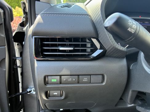 Used 2025 Nissan Sentra SV w/ All-Weather Package FWD image 24