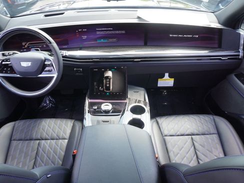 New 2025 Cadillac Escalade IQ Sport 1 w/ Smart Trailering package image 12