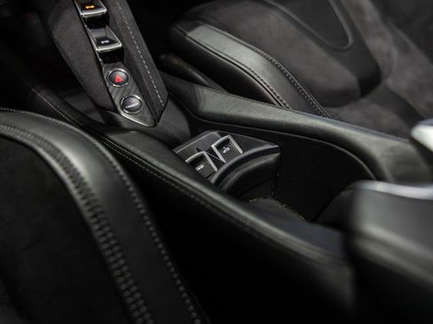 Used 2020 McLaren 720S Spider RWD image 46