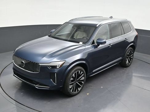 Used 2026 Volvo XC90 B6 Plus w/ Protection Package Premier AWD/4WD image 13