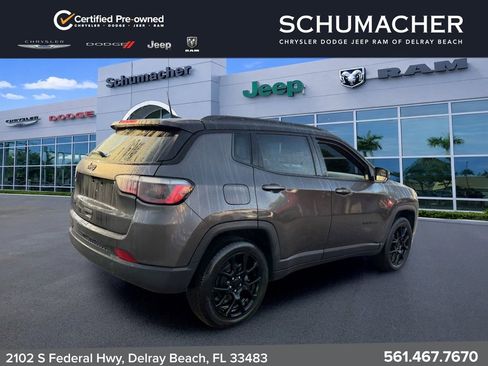 Used 2024 Jeep Compass Latitude w/ Convenience Group AWD/4WD image 7