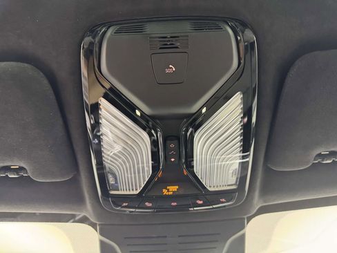 Used 2024 BMW X7 xDrive40i AWD/4WD image 25
