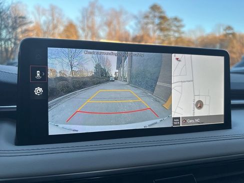 Used 2025 Genesis G70 2.5T image 8