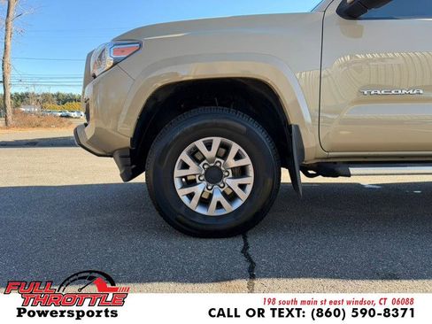 Used 2016 Toyota Tacoma SR5 w/ SR5 Appearance Package (SN) image 26