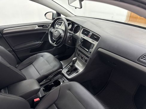 Used 2015 Volkswagen Golf S image 14