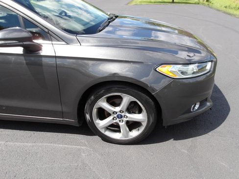 Used 2015 Ford Fusion SE w/ Equipment Group 201A FWD image 28