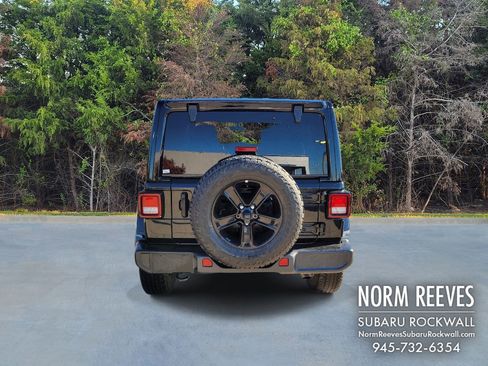 Used 2021 Jeep Wrangler Unlimited Sahara image 18