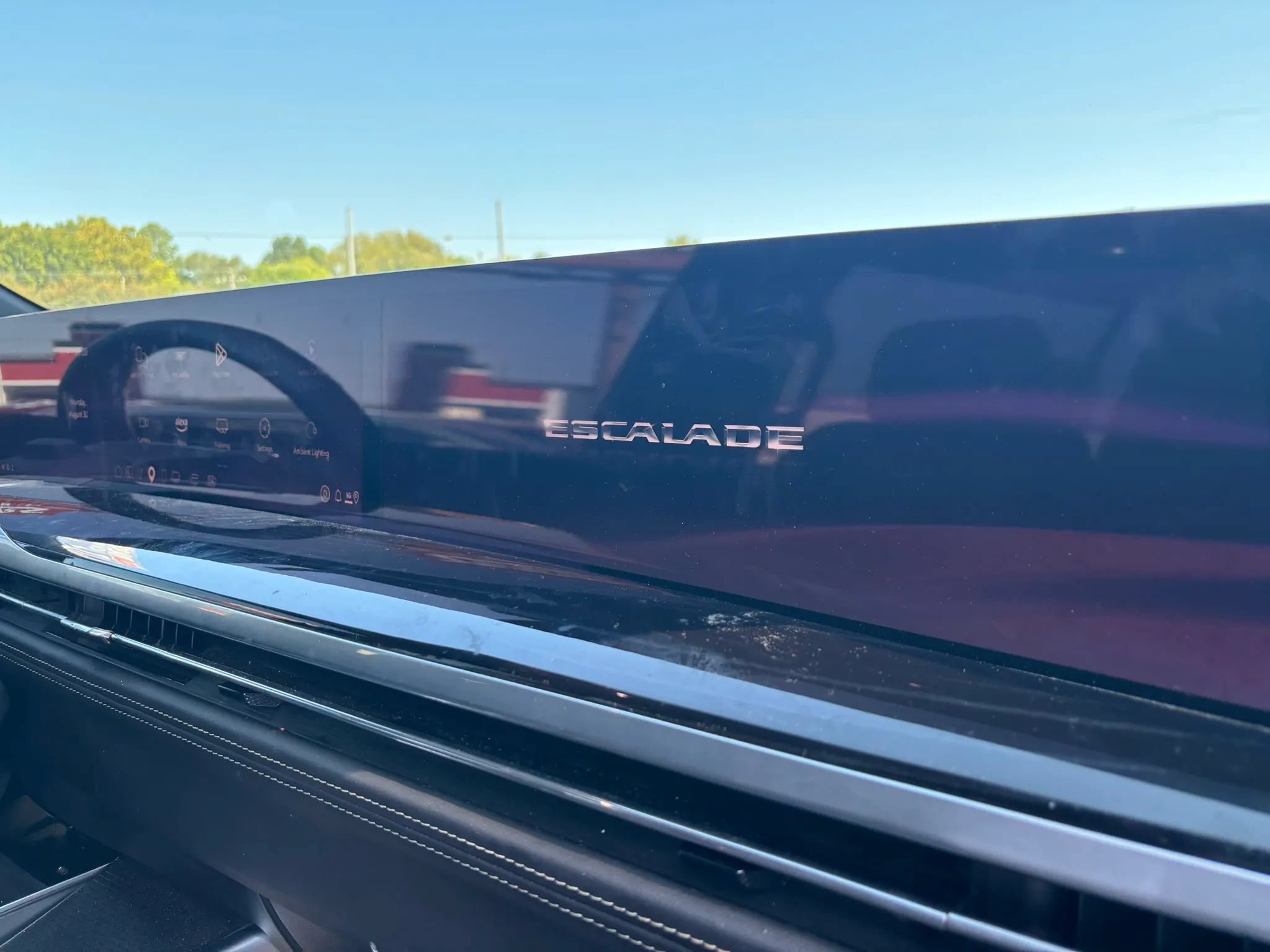 Used 2025 Cadillac Escalade ESV Sport AWD/4WD image 24