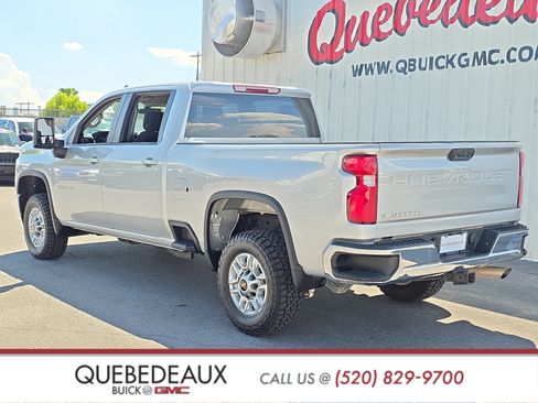 Used 2020 Chevrolet Silverado 2500 LT w/ Advanced Trailering Package AWD/4WD image 5
