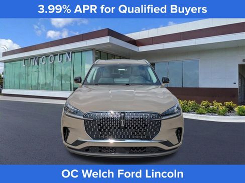 Certified 2025 Lincoln Aviator Reserve RWD image 9