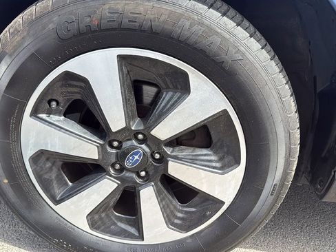 Used 2018 Subaru Forester 2.5i Premium w/ All-Weather Package AWD/4WD image 5