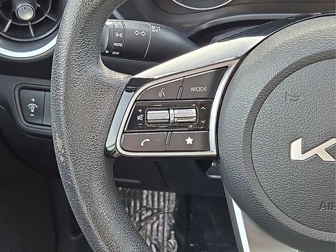 Used 2024 Kia Forte LXS image 18