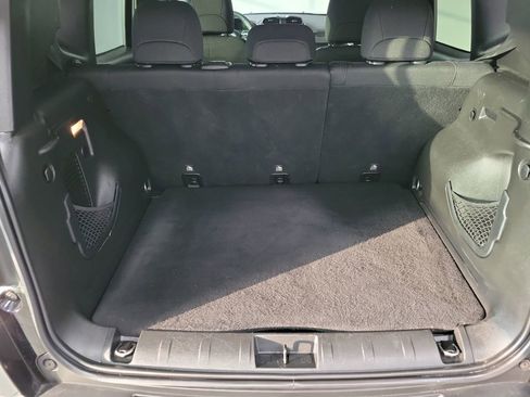 Used 2019 Jeep Renegade Latitude image 19