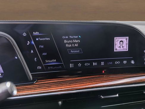 Certified 2023 Cadillac Escalade Premium Luxury image 16