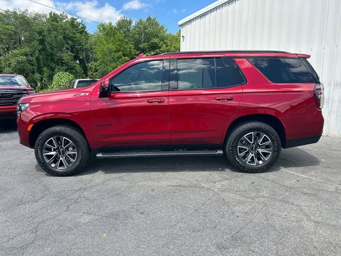 Used 2023 Chevrolet Tahoe Z71 w/ Z71 Off-Road Package AWD/4WD image 9