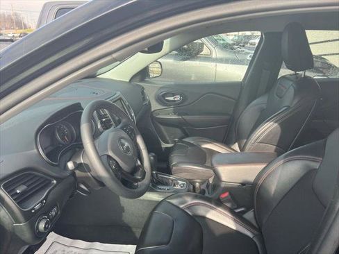 Certified 2022 Jeep Cherokee Trailhawk w/ Trailer Tow Group image 2