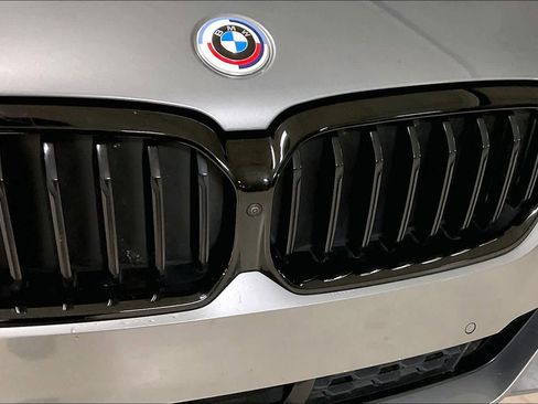 Used 2023 BMW M550i xDrive w/ Dynamic Handling Package image 30