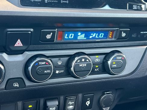 Certified 2019 Toyota Tacoma TRD Sport w/ TRD Premium Sport Package AWD/4WD image 24