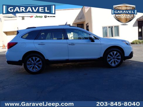 Used 2017 Subaru Outback 3.6R Touring image 40