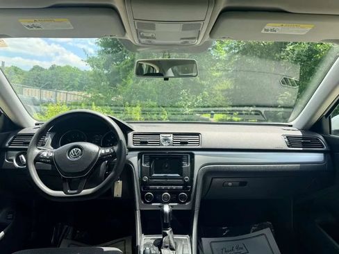 Used 2016 Volkswagen Passat 1.8T S FWD image 16