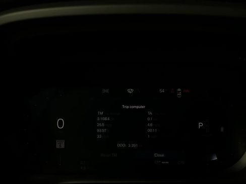 Certified 2025 Volvo XC60 B5 Core w/ Climate Package image 12