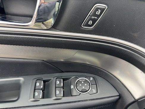 Used 2018 Ford Explorer XLT w/ Equipment Group 202A image 16